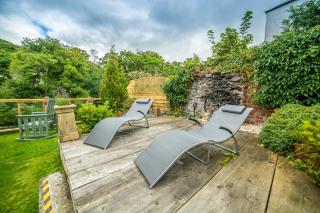 Self Catering Accommodation, Cornerstones, 16th Century Luxury House overlooking the River - 2