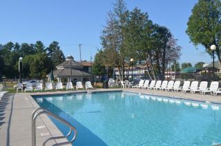 Amber's Inn and Suites - Wisconsin Dells - 3