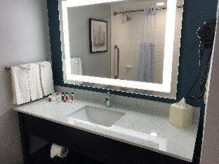 Clarion Pointe OKC Airport - 3