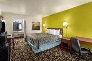 Days Inn by Wyndham Delta - Delta - 7