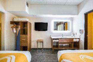 Quality Suites Lansing West - Lansing - 3