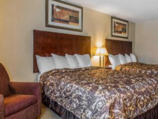 Rodeway Inn & Suites East Windsor - East Windsor - 8