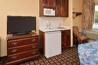Americas Best Value Inn and Suites Albemarle - Albemarle - 4