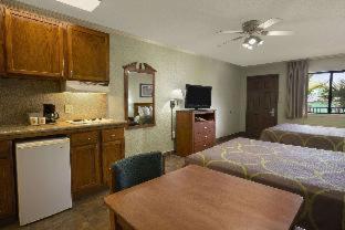Super 8 by Wyndham South Padre Island - South Padre Island - 2