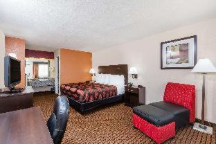 Days Inn by Wyndham Pearl/Jackson Airport - 1