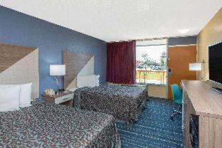 Days Inn by Wyndham Salem, Illinois - 3