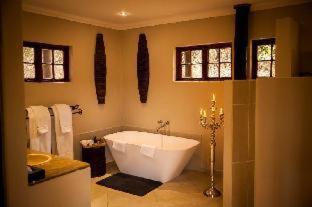 Amakhosi Safari Lodge & Spa - 7