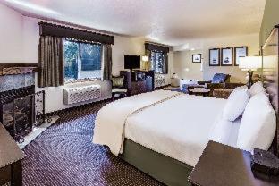 AmericInn by Wyndham Hampton - 8