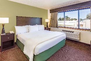 AmericInn by Wyndham Hampton - 5