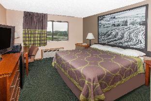Super 8 by Wyndham Anamosa IA - 3