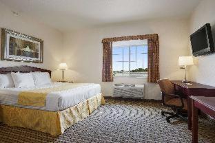Days Inn & Suites by Wyndham Columbus NE - Columbus - 6