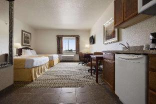 Days Inn & Suites by Wyndham Columbus NE - Columbus - 4