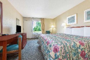 Days Inn by Wyndham Greenville - Greenville - 1