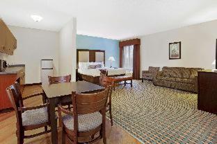 La Quinta by Wyndham Stonington-Mystic Area - 8