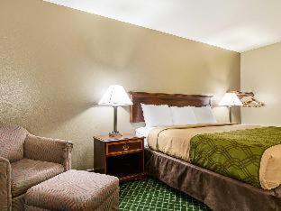 Econo Lodge Hays I-70 - Hays - 5