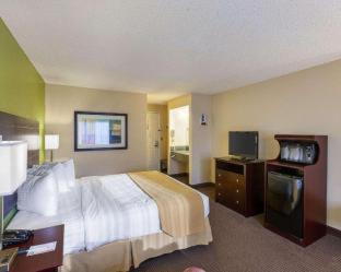 Best Western Childress West Hotel - 1