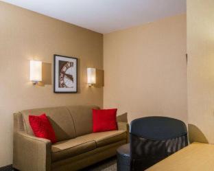 Cambria Hotel Madison East - Madison - 9