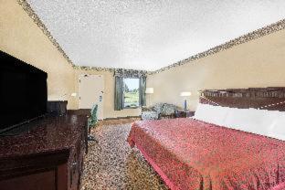 Days Inn & Suites by Wyndham York - 2