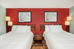 Travelodge by Wyndham Santee - 4