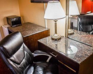 Rodeway Inn MacArthur Airport - Ronkonkoma - 4