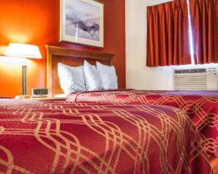 Rodeway Inn & Suites Brunswick near Hwy 1 - 1