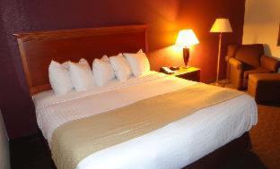 AmericInn by Wyndham Marshall - 9