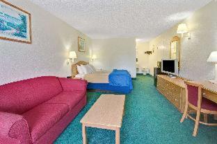 Travelodge Suites by Wyndham MacClenny I-10 - Macclenny - 1