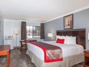 Ramada by Wyndham San Diego Poway Miramar - 4