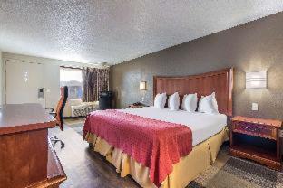 Rodeway Inn Near Hall of Fame - 3