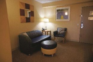 La Quinta Inn & Suites by Wyndham Sunrise - Sunrise - 1