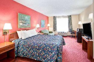 Days Inn by Wyndham Marietta-Atlanta-Delk Road - 5