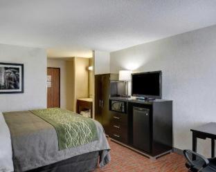 Comfort Inn - Concord - 1
