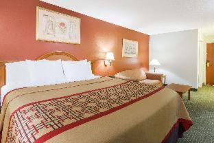 Days Inn & Suites by Wyndham New Iberia - 1