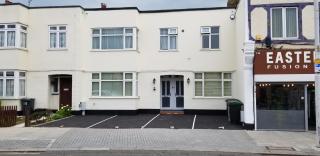 London Luxury 3 Bedroom Flat 1min walk from Underground, with FREE PARKING Sleeps x10 - Londra - 9