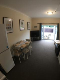 4 Bedrooms, 3 Bathrooms, Comfy beds, 5 Netflix TVs & VAN PARKING - 9