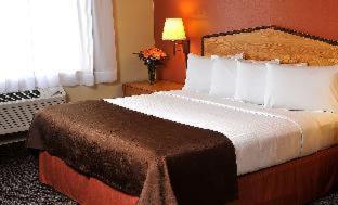 AmericInn by Wyndham Oswego - Oswego - 6