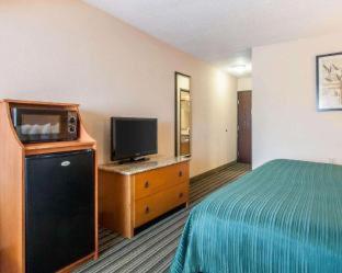 Econo Lodge Inn & Suites - Centerville - 6