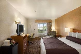 Ramada by Wyndham Costa Mesa/Newport Beach - Costa Mesa - 8