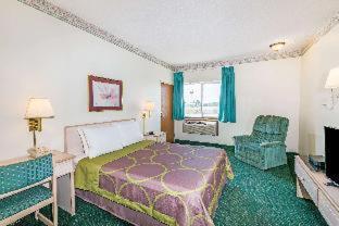 Super 8 by Wyndham Willcox - 5