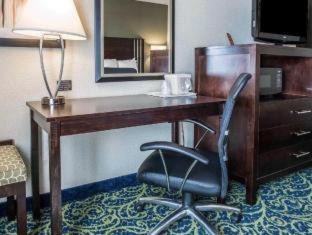Comfort Inn & Suites Butler - Butler - 4
