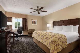 Baymont by Wyndham Mt. Pleasant - Mount Pleasant - 6