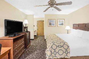 Baymont by Wyndham Mt. Pleasant - Mount Pleasant - 3
