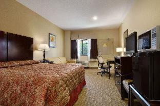 Super 8 by Wyndham Stephenville - 1