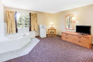 Eagle Ridge Inn - Le Claire - 5