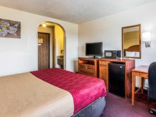 Econo Lodge Inn & Suites Albuquerque East I-40 Eubank Exit - Albuquerque - 1