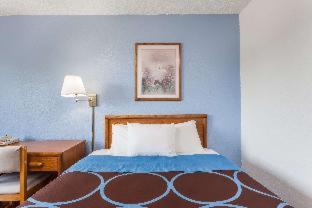 Super 8 by Wyndham Norwich - 3