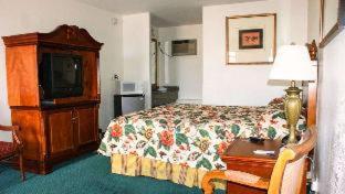 HWY Express Inn and Suites - 5