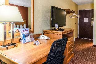 Rodeway Inn & Suites Jacksonville near Camp Lejeune - Jacksonville - 4