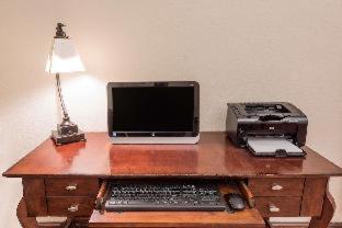 Seasons Inn & Suites Highland - 6