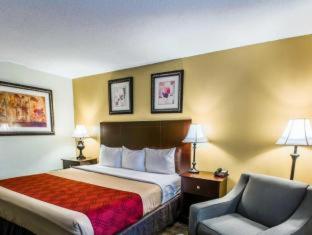 Econo Lodge Cocoa Beach - near the Port - 7